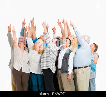 Eine Gruppe von Menschen, die nach oben Stockfoto