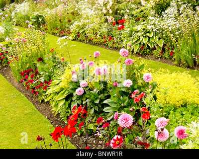 Floral Ziergärten im Chenies Manor House, Bucks, UK Stockfoto