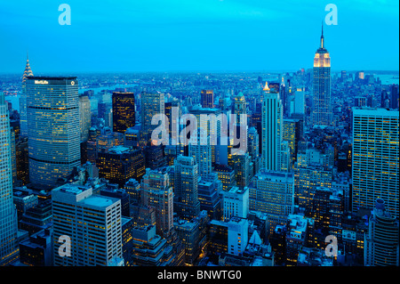 Skyline von New York City bei Sonnenuntergang Stockfoto