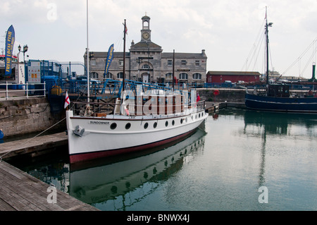 kleines Schiff Sundowner in Ramsgate Hafen Kent England uk Stockfoto