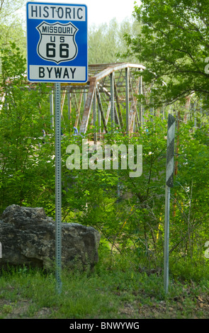 Historischen Missouri Route 66 Schild in der Nähe von Big Piney River Bridge, Missouri Stockfoto