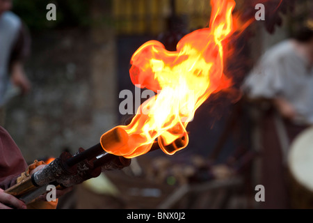 Mittelalterliche Feuer Fackel während des Festivals von Rodemack Stockfoto