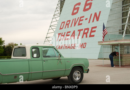 66 drive-In Theatre auf der US Route 66, Carthage, Missouri. Stockfoto