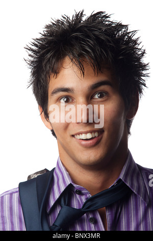 Porträt eines jungen Mannes der Amerikaner asiatischer Abstammung mit seiner Krawatte rückgängig gemacht Stockfoto