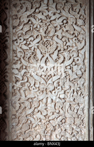 Detail der Stuck arbeiten in der Cuaro-Dorado der Nasriden Paläste der Alhambra Granada Andalusien Spanien Europa Stockfoto