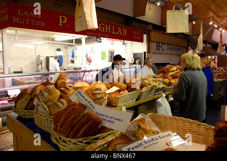 Irland, Cork, English Market Brot stall Stockfoto