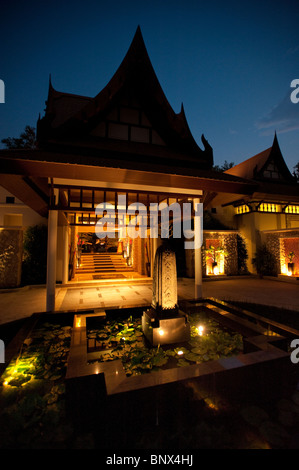 Eingang zu einem Restaurant an der Banyan Tree Resort, Pa Tong, Phuket, Thailand, Asien Stockfoto