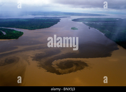 Rio Xingu und Río Tapajós Mündung in den Amazonas-Mainstream. Stockfoto