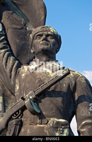 Nahaufnahme von Sowjetsoldaten, Liberation Monument (Memento) Statuenpark (Szoborpark) in Budapest, Ungarn Stockfoto