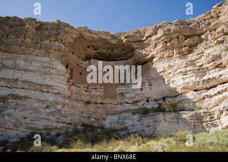 Verde Valley, Arizona, USA - Montezuma Castle Nationalpark historischen Sinagua indische Klippe Wohnung Stockfoto