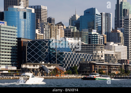 Australien, New South Wales, Sydney. Hochhäuser und Wohnblocks am Darling Harbour. Stockfoto