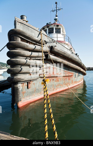 aber anstellig kommerziellen Fischerboot, die die Caleb Squalicum Harbor Bellingham Washington vertäut zerschlagen Stockfoto