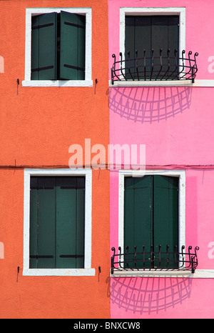 Häuser in Burano, eine Insel in der Lagune Stockfoto