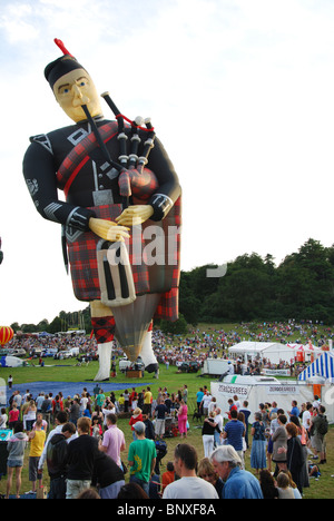 Bunte Heißluftballons am Sonntag 9. August bei Bristol Balloon Fiesta 2009, Großbritannien Stockfoto