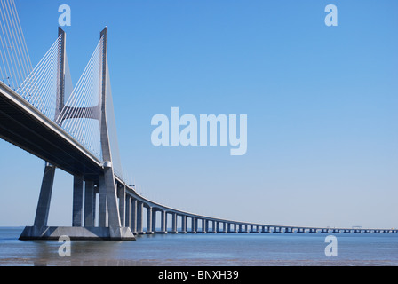 Vasco da Gama Bridge in Lissabon, Portugal Stockfoto