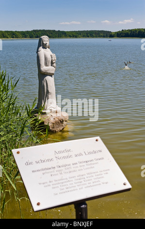 Amelie, die schöne Nonne von Lindow, Skulptur nach einer legendären Figur, Lindow, Mark Brandenburg, Deutschland Stockfoto