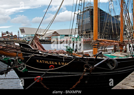 Großsegler KATHLEEN & Mai festgemacht in Canning dock Stockfoto