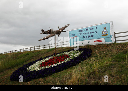 Eine ungewöhnliche Denkmal an der Luftschlacht um England hergestellt aus Peddigrohr Stockfoto