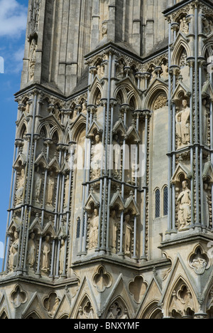 Stein gehauen an der Vorderseite der Wells Cathedral Wells, Somerset, England UK Stockfoto