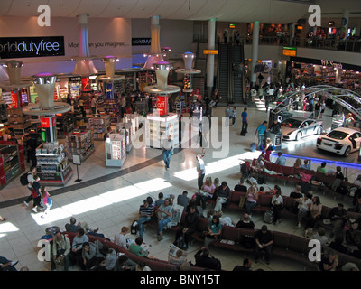 Gatwick Flughafen Abflug-Lounge, London, England, UK Stockfoto