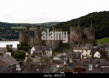 Mittelalterliche Burg, die hoch über der Stadt, Conwy Castle, North Wales, UK Stockfoto