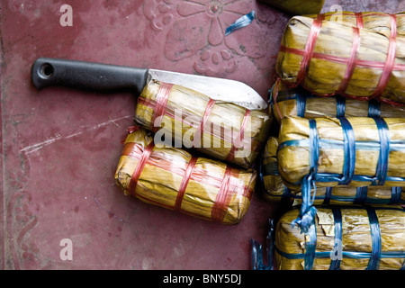 Kokos-Dessert in Bananenblättern gedämpft Stockfoto