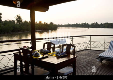 Segeln auf dem Mekong River auf einer hölzernen Touristenboot, Mekong-Fluss-Delta-Region, Vietnam Stockfoto