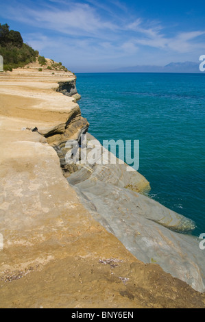 Blick über den malerischen Canal d ' Amour in Sidari auf der griechischen Insel Korfu Griechenland GR Stockfoto