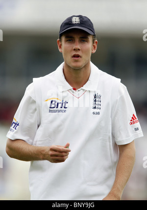 STUART BROAD ENGLAND & NOTTINGHAMSHIRE CCC ENGLAND & NOTTINGHAMSHIRE CCC TRENT BRIDGE NOTTINGHAM ENGLAND 29. Juli 2010 Stockfoto