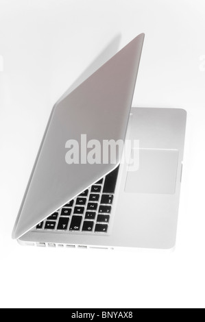 Silber Laptop Profil isoliert auf weißem Hintergrund Stockfoto