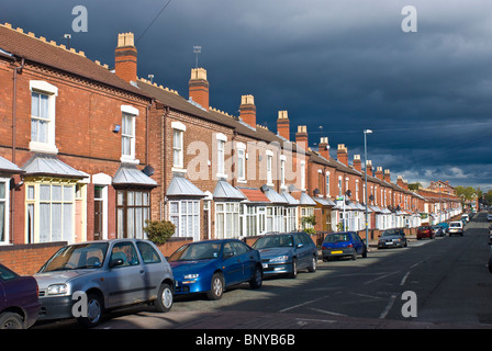 Alte Straße mit Stadthäusern in Birmingham, Vereinigtes Königreich Stockfoto