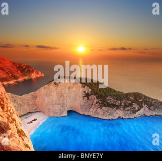 Ein Panorama der Sonnenuntergang über der Insel Zakynthos, Griechenland Stockfoto