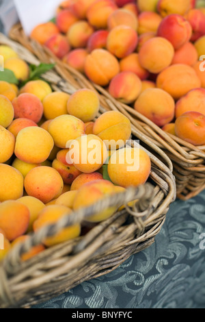 Frisches Obst auf dem Salamanca Market am Salamanca Place. Hobart, Tasmanien, Australien Stockfoto