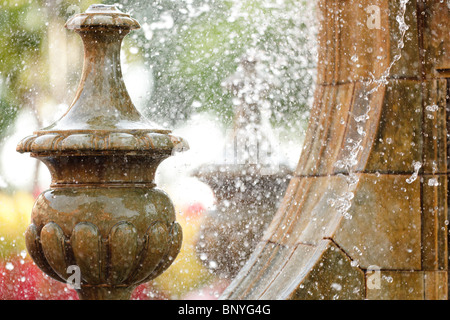 hohe Verschlusszeit Geschwindigkeit Bild der Stadt Brunnen Stockfoto