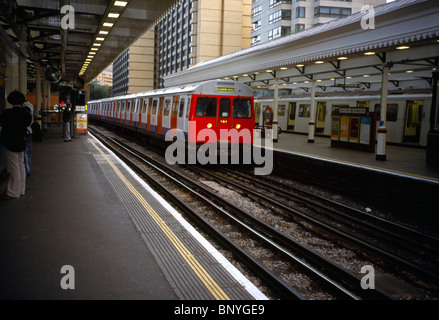 London England Sloane Square Tube Stockfoto