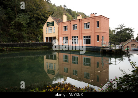 Das jetzt abgerissene Cox's Mill Hotel in der Cheddar-Schlucht Stockfoto