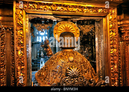 Spanien, Jakobsweg: Backstage-Ansicht des Apostels Jakobus in der Kathedrale von Santiago De Compostela Stockfoto