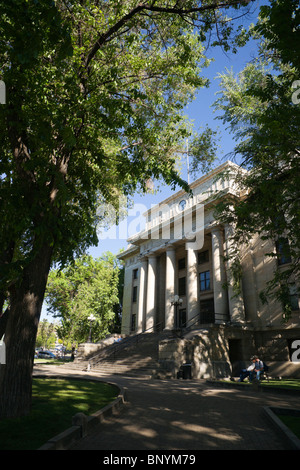 Stadt Prescott, Arizona ehemalige Landeshauptstadt und Heimat der Rodeo. Yavapai County Courthouse mit imposanten klassischen Eingang. Stockfoto