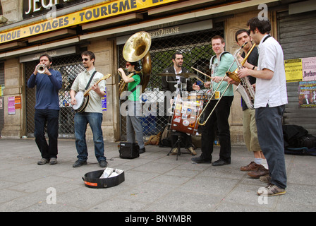 Straßenmusikanten in Quartier Latin Paris Frankreich Stockfoto