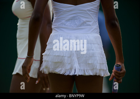 25. Juni 2010: Serena Williams & Venus Williams V Timea Bacsinszky (SUI) & Jelena Garbin (ITA) Nr. 2 Court.  Wimbledon-internat Stockfoto