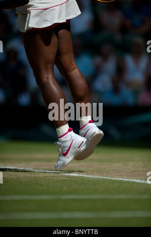 28. Juni 2010: Serena Williams (USA) [1] V Maria Sharapova (RUS) {1}. Internationales Tennisturnier in Wimbledon statt bei den All England Lawn Tennis Club, London, England. Stockfoto