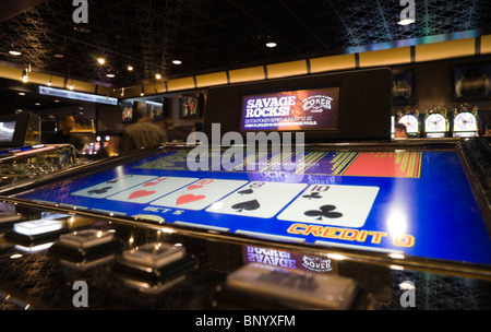 Las Vegas USA - elektronische Spielautomaten auf dem Tresen der Bar im Hard Rock Hotel. Stockfoto