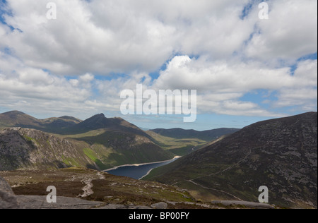 Blick vom Slieve Binian in Richtung der Silent Valley Reservoir, Mourne Mountains, County Down, Nordirland, Vereinigtes Königreich Stockfoto