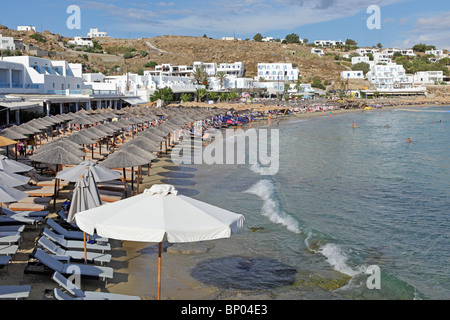 Strand von Platis Gialos, Insel Mykonos, Kykladen, Ägäis, Griechenland Stockfoto