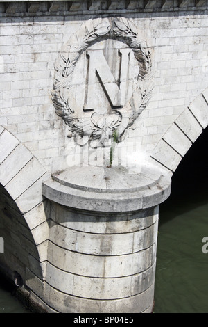 Paris, Detail der Pier von Pont St. Michel. Stockfoto