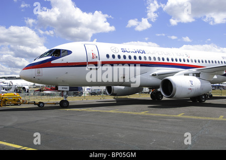 Sukhoi Superjet 100 auf der Farnborough Airshow Stockfoto