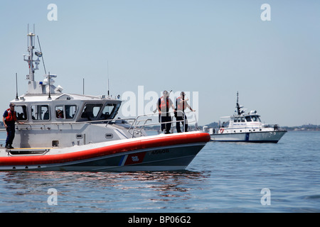 U.S. Coast Guard Patrouillenboot im Hafen von Boston, Massachusetts Stockfoto