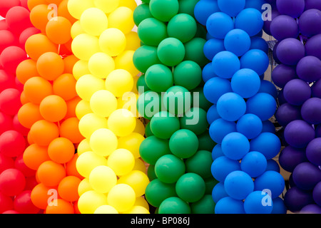 Bunte Ballon Dekorationen auf dem Brighton Pride Festival 2010 Stockfoto