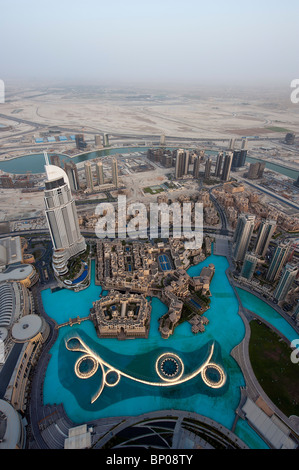 An der oberen Aussichtsplattform auf den Burj Khalifa, Dubai, VAE Stockfoto