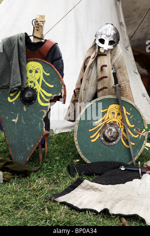 Kleidung Finnlands größte Wikingerfestival Markt eingehend und Re-Enactment-Camp am Kvarnbo auf Land-Archipel Stockfoto